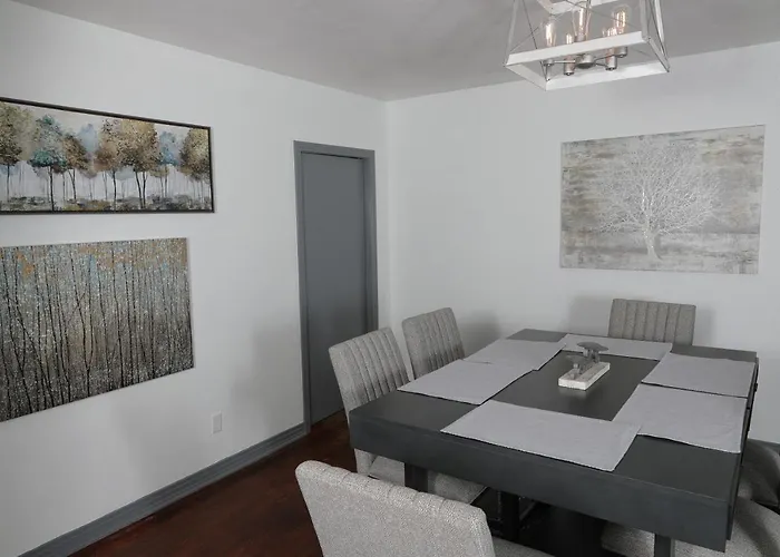 Mid-century Comfy-chic Chateau 3/2 Pet Friendly Casa de férias Tallahassee
