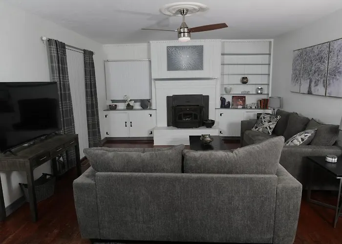 Casa de férias Mid-century Comfy-chic Chateau 3/2 Pet Friendly *